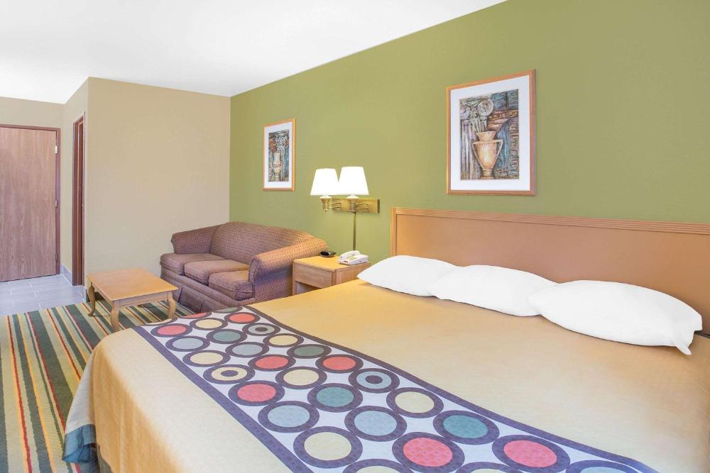 King Studio Suite - Non-Smoking interior